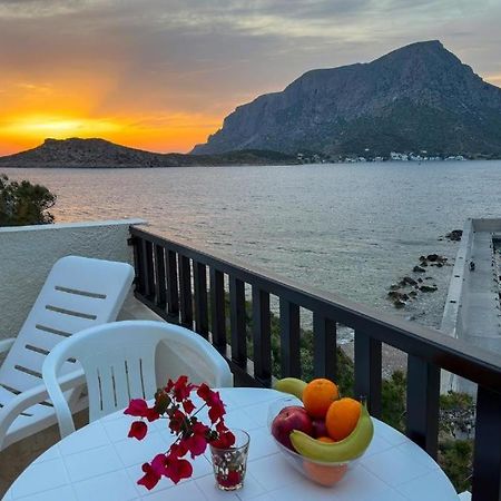 Pelagos Seafront Accommodation - George Myrties Extérieur photo