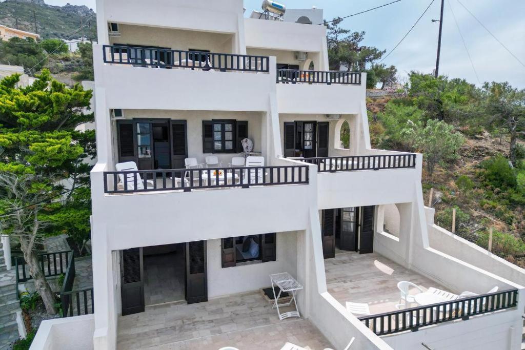 Pelagos Seafront Accommodation - George Myrties Extérieur photo