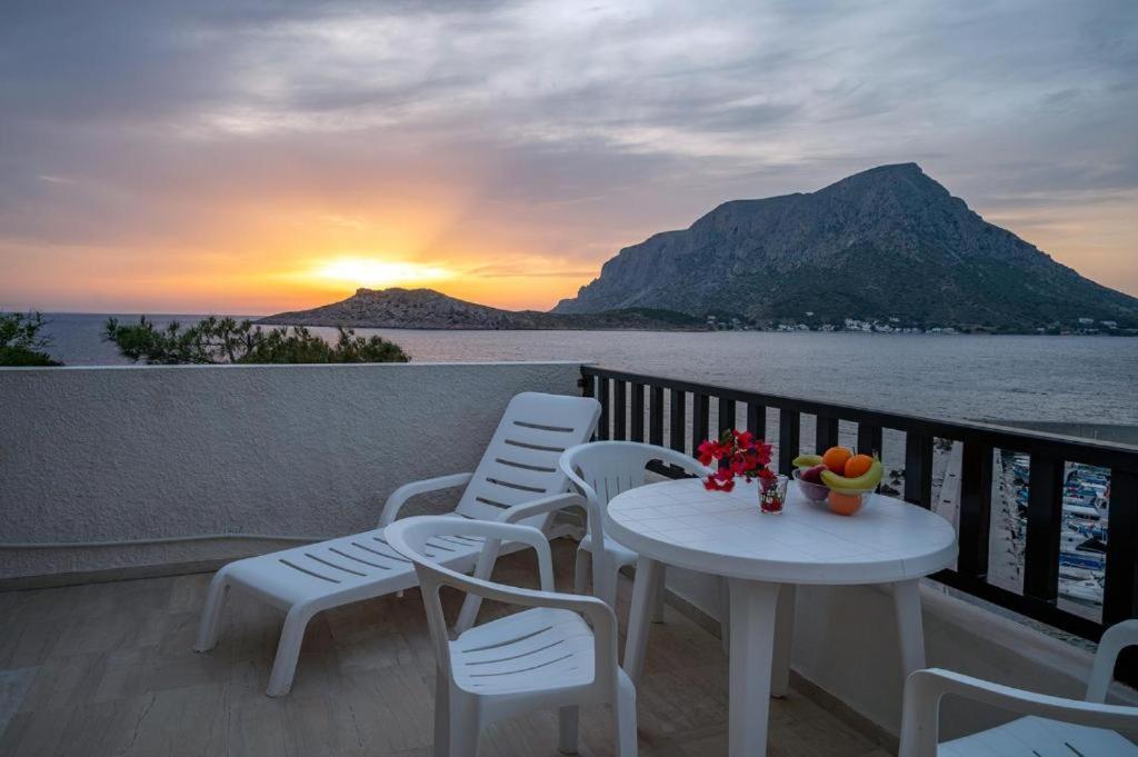 Pelagos Seafront Accommodation - George Myrties Extérieur photo