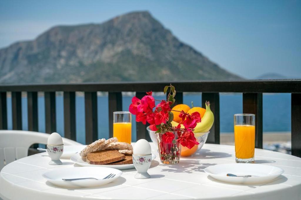 Pelagos Seafront Accommodation - George Myrties Extérieur photo