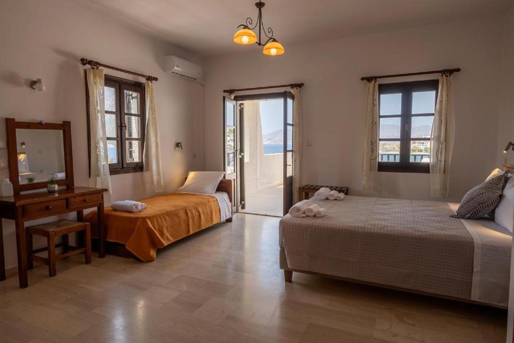 Pelagos Seafront Accommodation - George Myrties Extérieur photo