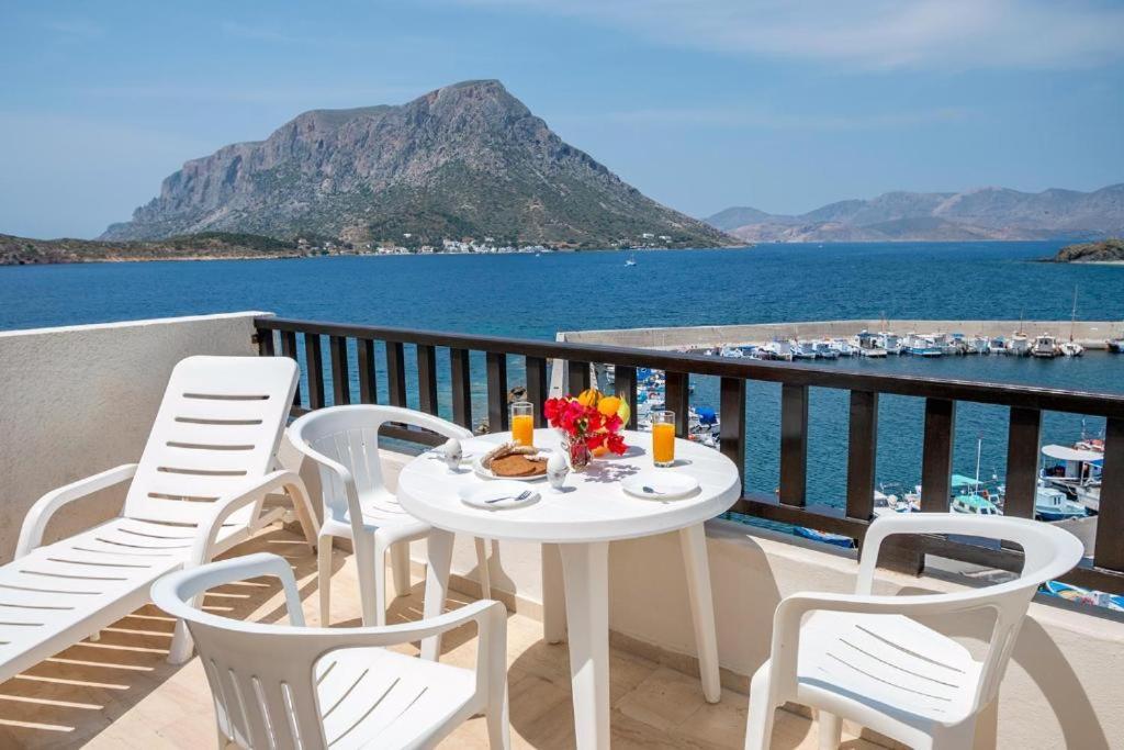 Pelagos Seafront Accommodation - George Myrties Extérieur photo